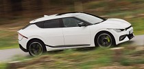 Biltest av nya sport-elbilen Kia EV6 GT - Aftonbladet
