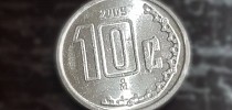 La moneda de 10 centavos con un extraño error que se vende en 35 mil pesos | FOTO - El Heraldo de México