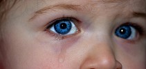 Forscher erklären: Darum weint der Mensch - Telebasel