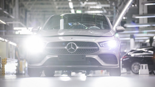 Több mint egymillió forinttal jutalmazzák a kecskeméti Mercedes-Benz gyár összes dolgozóját