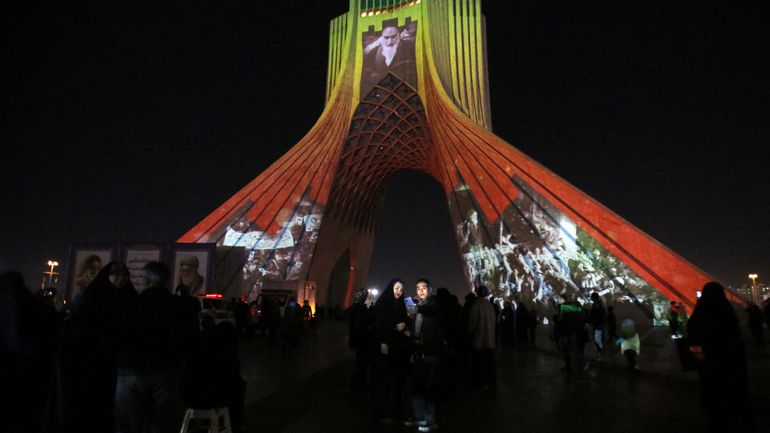 Iran : des dizaines de milliers de partisans du gouvernement célèbrent les 45 ans de la révolution islamique