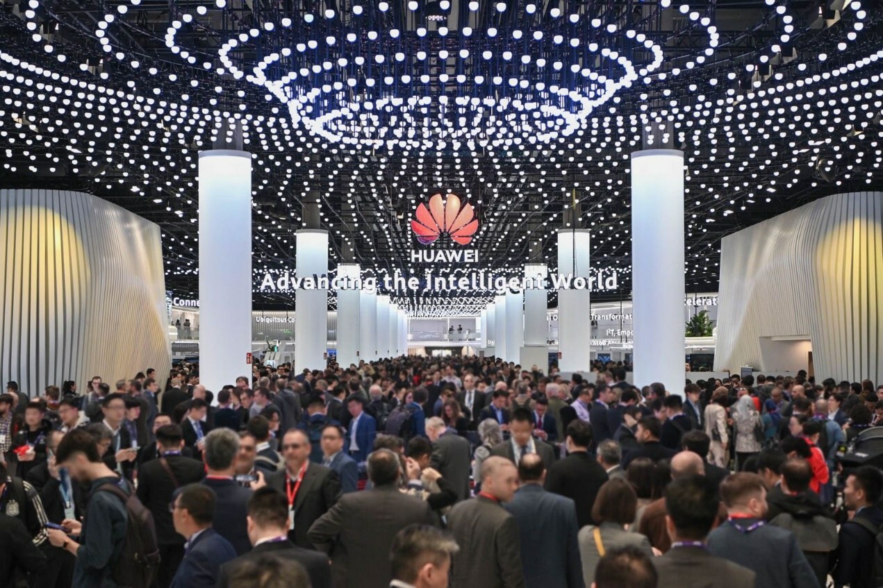 Huawei udoskonala rozwiązania inteligentne, a operatorzy wkraczają w pierwszy rok komercyjnej sieci 5.5G
