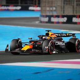 Verstappen verovert na hectische week poleposition voor GP Saoedi-Arabië