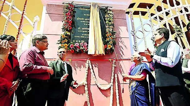 Guv opens LU’s Vivekananda Dwar, 2 staff residential bldgs