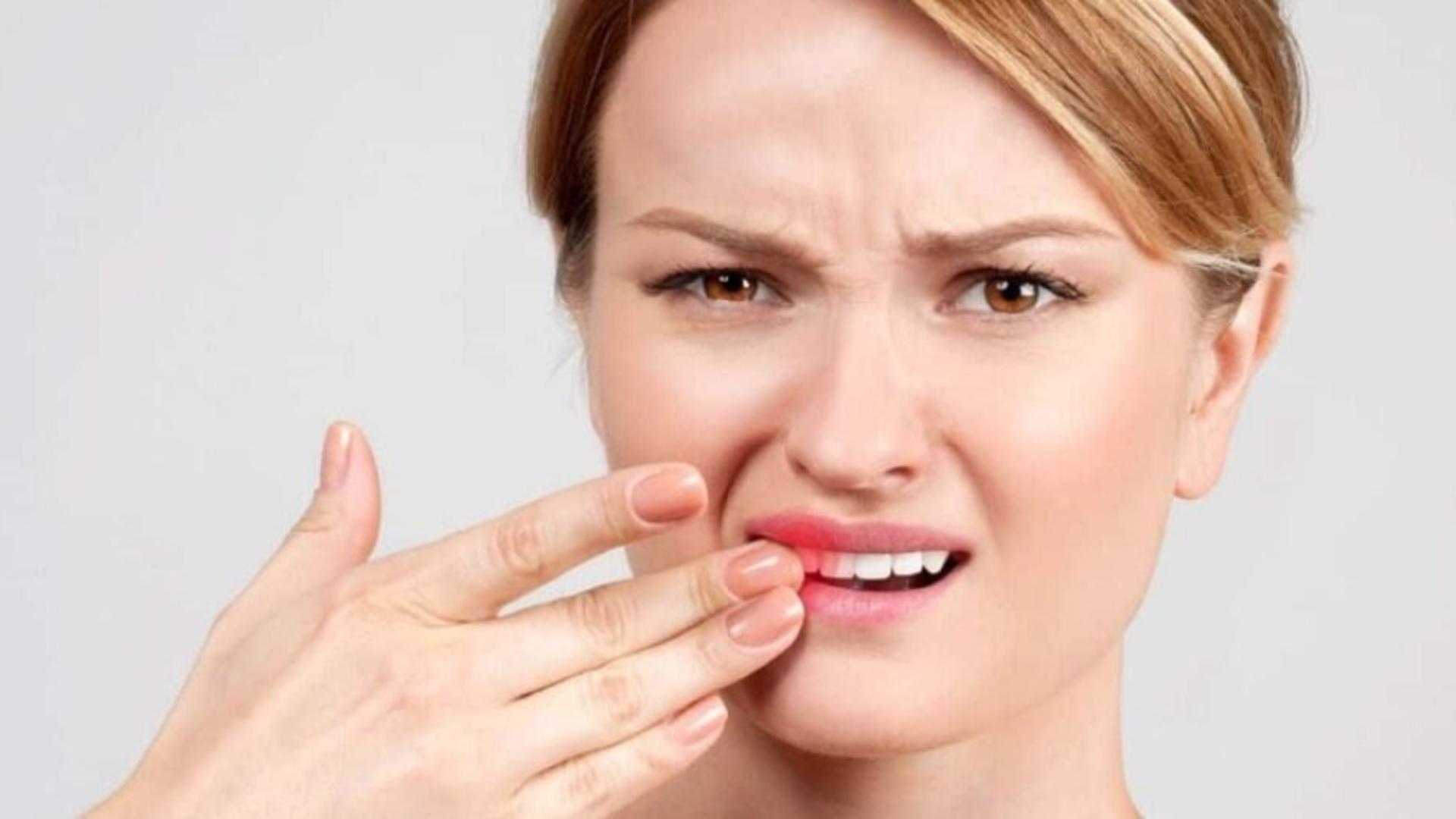 Cum scapi de durerea de dinţi, în doar 5 minute, cu un leac 100% natural. Soluția la îndemână care te scoate din bucluc până ajungi la dentist