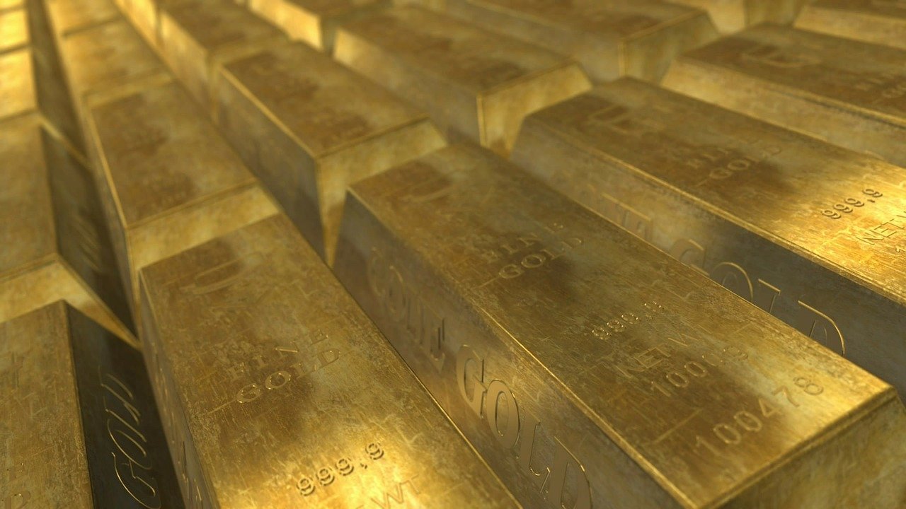 Gold hits record highs amid prospects of US interest rate cuts
