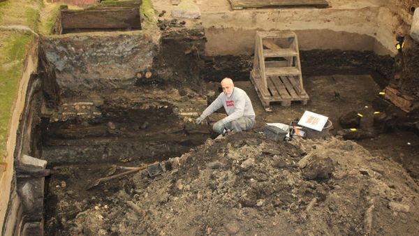 Tiefer geht‘s nicht: Archäologen graben sich ins 14. Jahrhundert