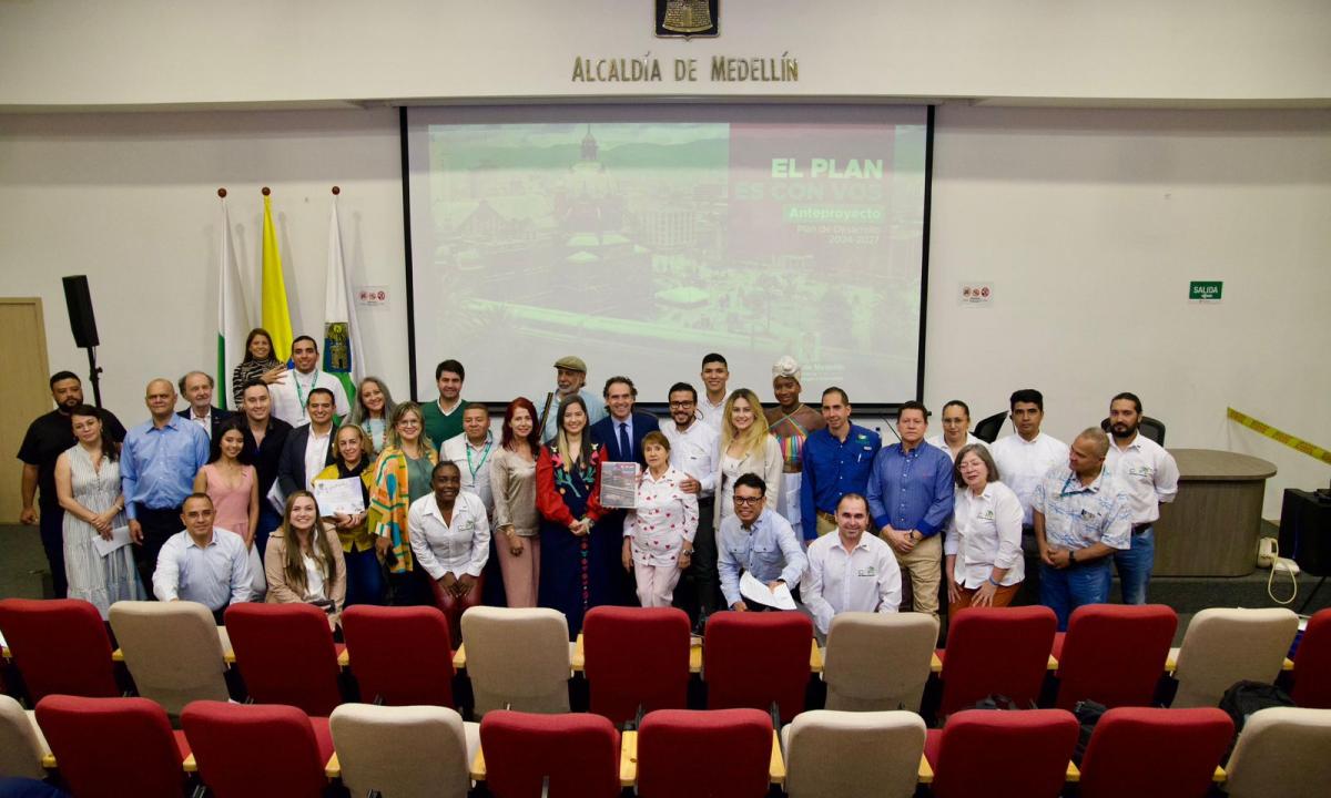Medellín: se inicia fase de revisión del plan de desarrollo; Fico entregó anteproyecto