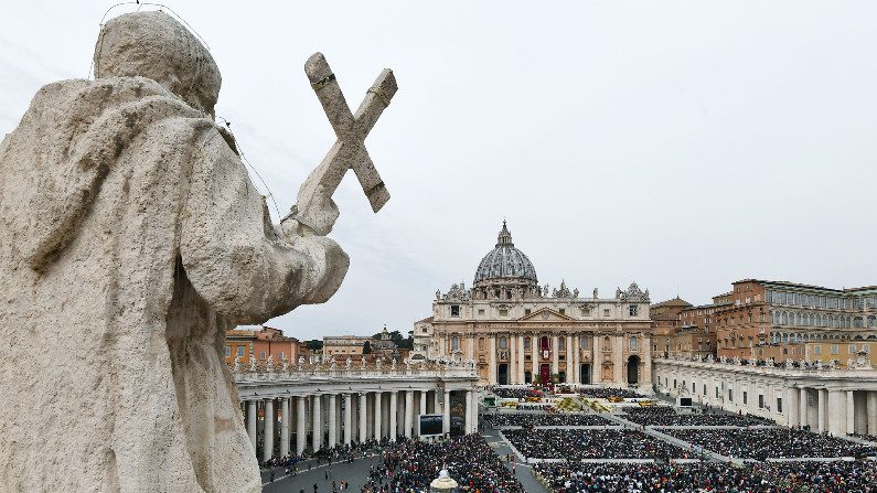 Vaticano responde à França que “suprimir uma vida humana não pode ser um direito”