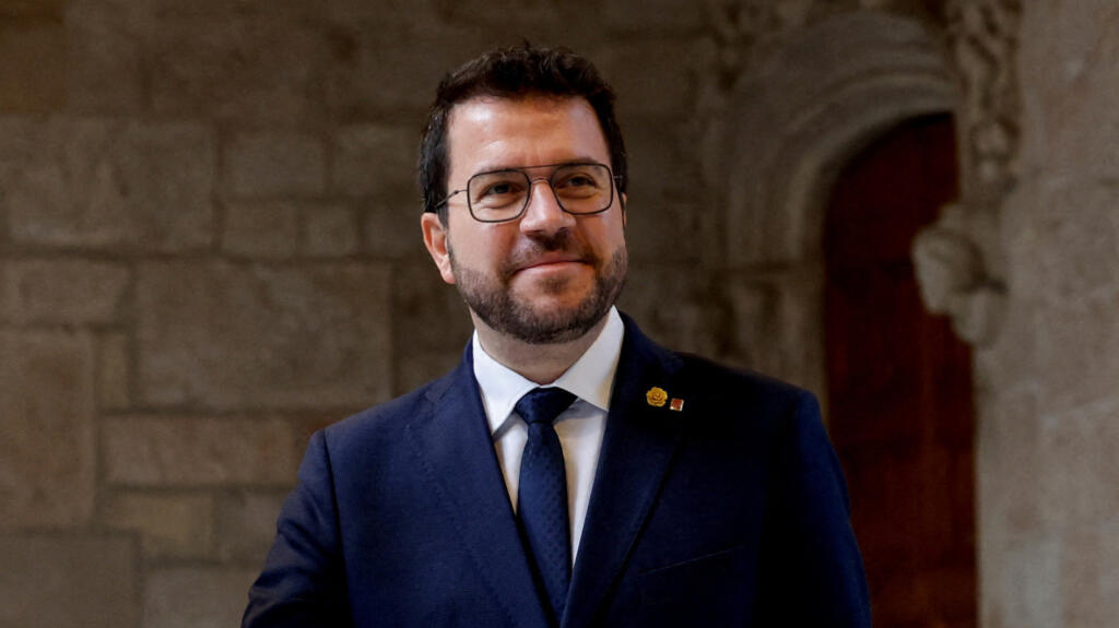 Le président de la Catalogne convoque des régionales anticipées le 12 mai