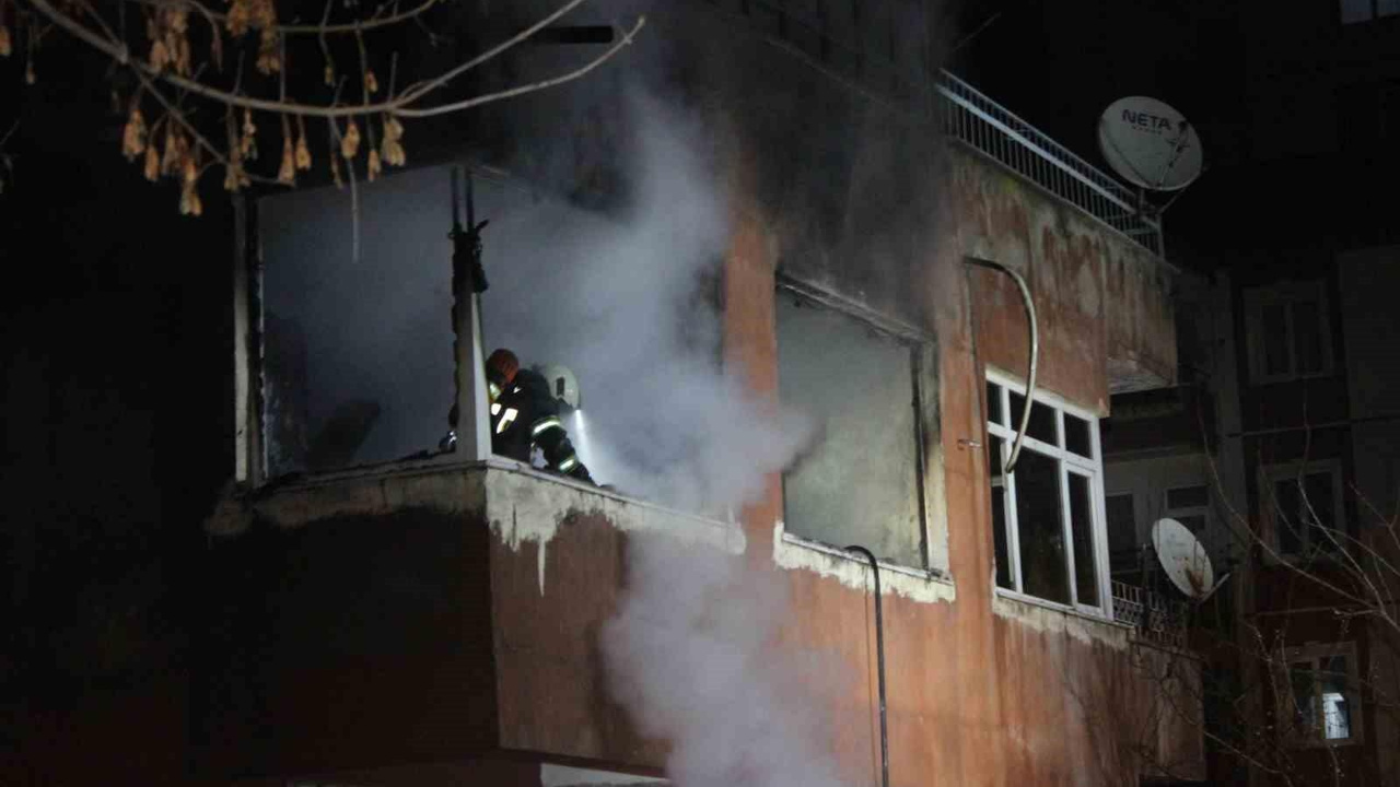 Kayseri’de ikamette çıkan yangında 1 kişi dumandan etkilendi