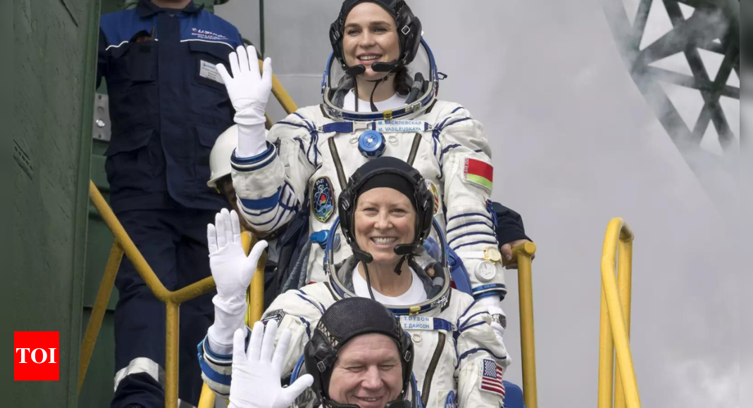 Russian Soyuz spacecraft with 3 astronauts docks at the International Space Station - The Times of India