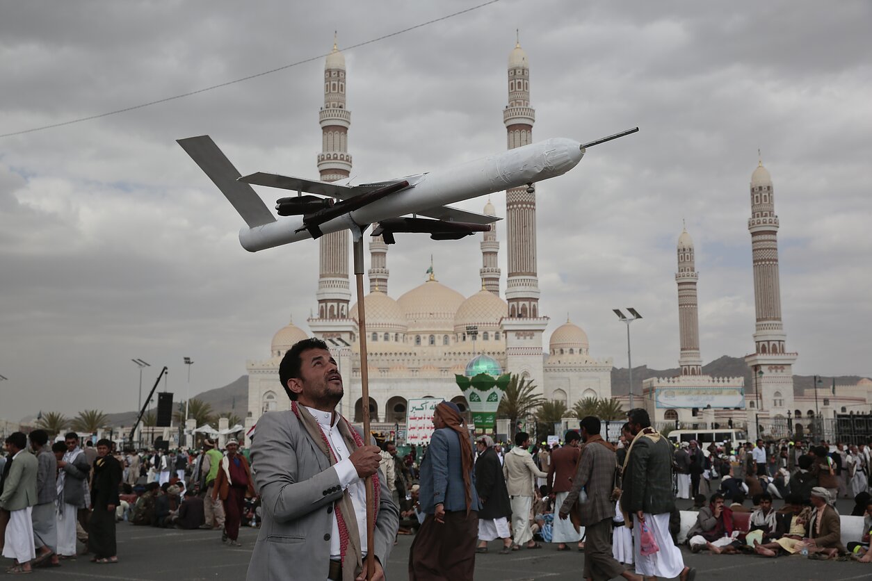 JAV smogė dronams ir raketoms hučių kontroliuojamose Jemeno teritorijose