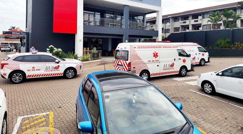 Managers 'held hostage' at Durban fast-food outlet treated for minor, emotional injuries - paramedics