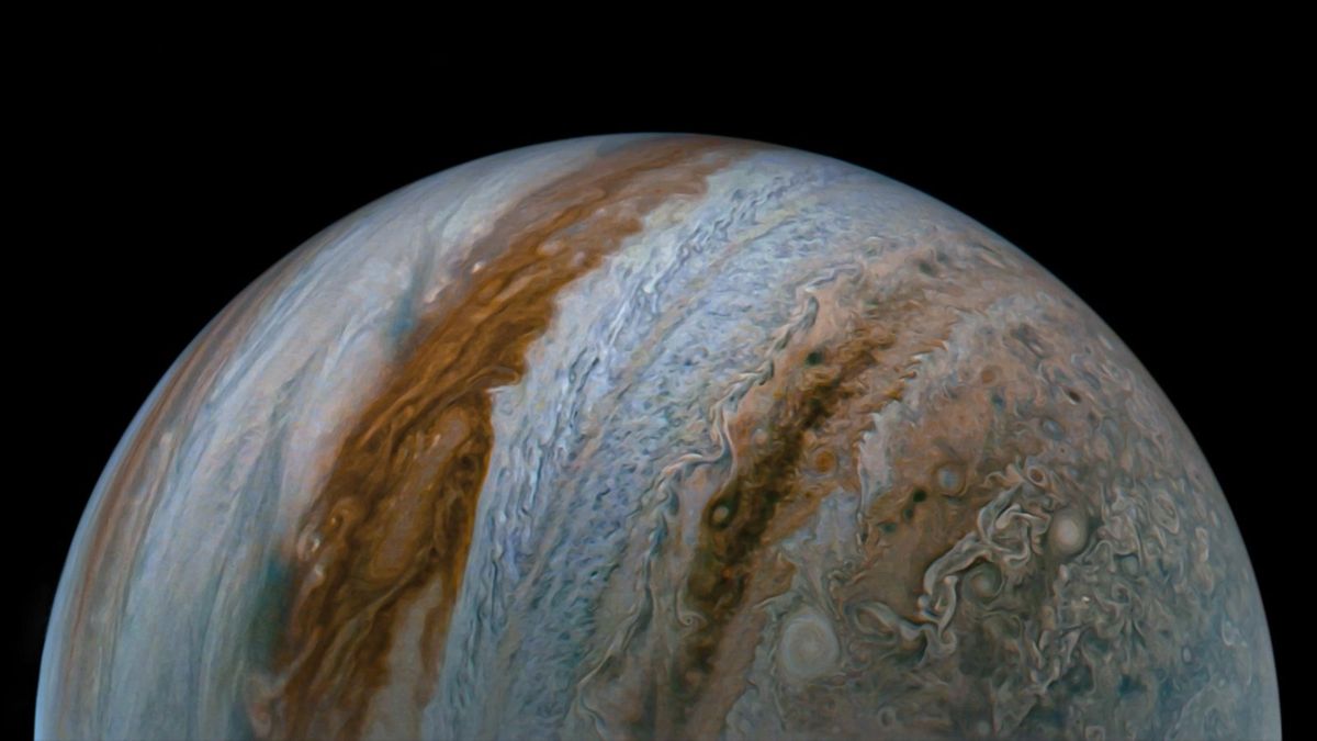 Strangely fluctuating jet deepens mystery of Jupiter's Great Blue Spot - Space.com