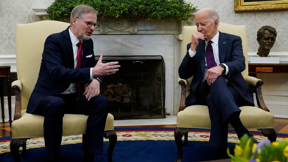 Joe Biden prijal prvého českého premiéra v oválnej pracovni Bieleho domu