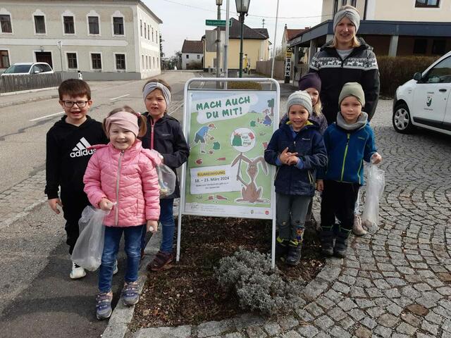 Groß und Klein befreiten Kirchdorf von Abfall und Müll