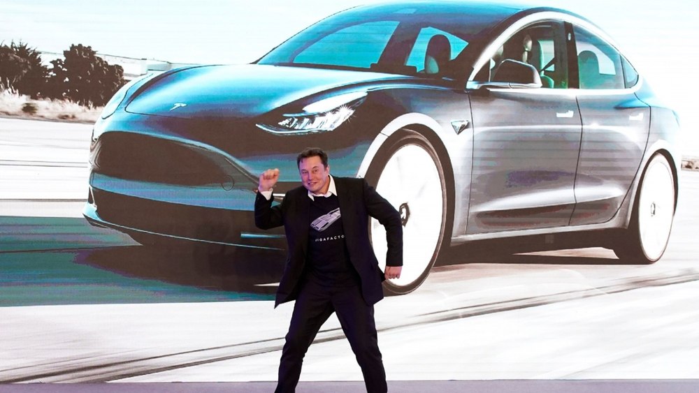 Tesla concediază mii de oameni din fabrica de lângă Berlin, pe fondul războiului prețurilor cu China