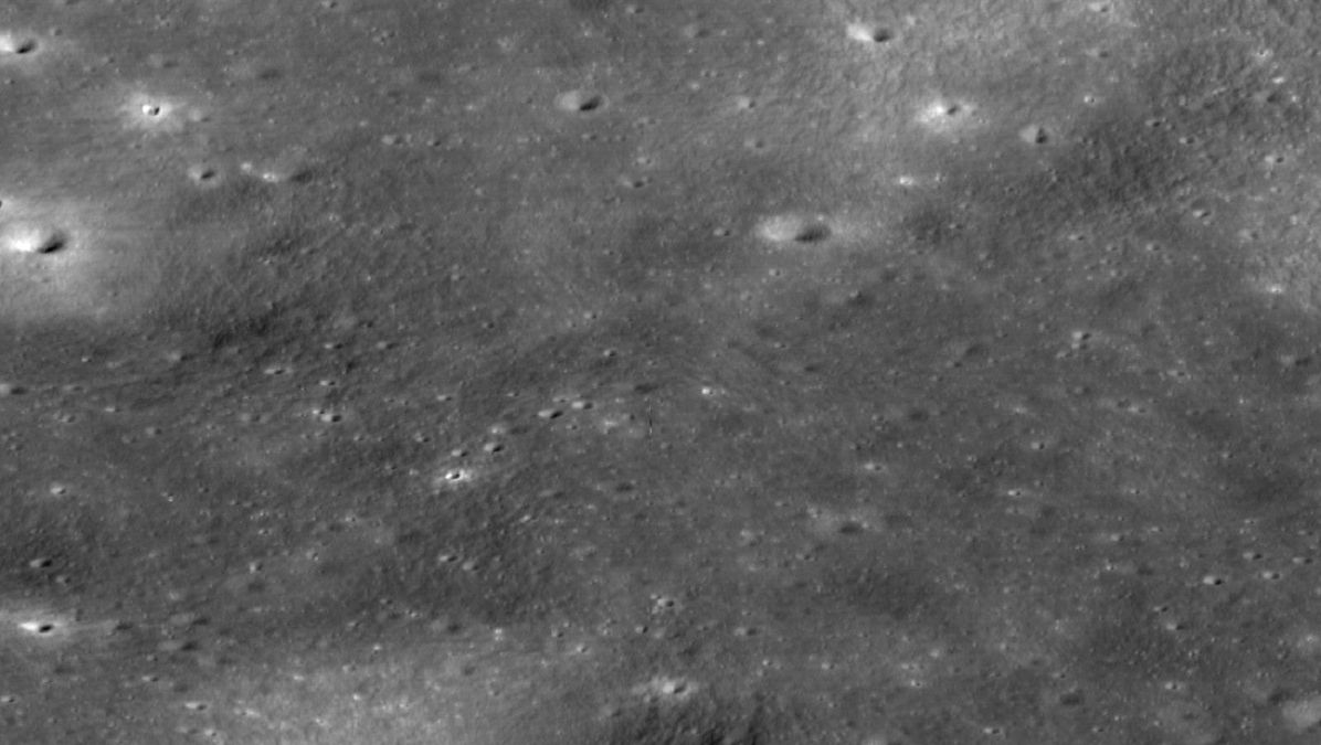 NASA ідентифікувало загадковий об'єкт, що обертається навколо Місяця - 24 Канал
