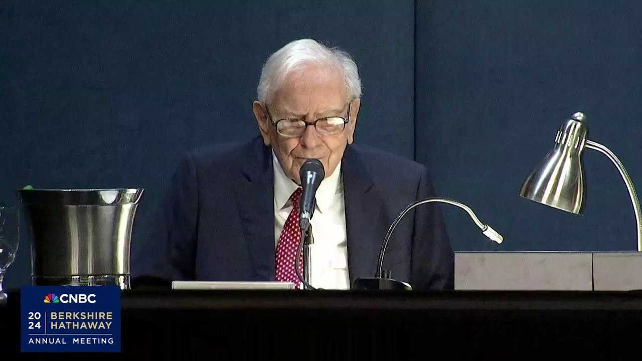 Buffett on Berkshire's $188 billion cash pile: 'We only swing at pitches we like' - CNBC Television