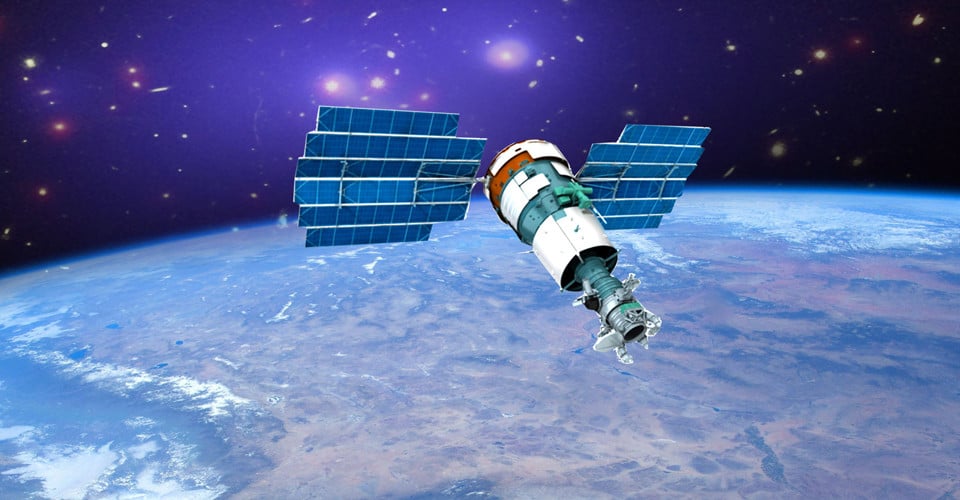 Російський супутник розлетівся у космосі на понад 100 частин на небезпечній відстані від МКС - Еспресо 