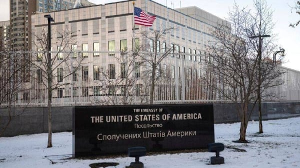 US embassy in Kyiv shutters after 'significant' air attack threat