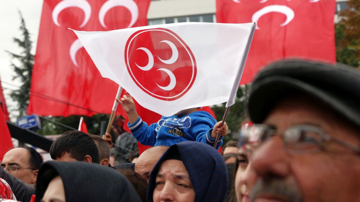 Genel merkezin isteği üzerine üç MHP'li milletvekili istifa etti, sandalye sayısı 47'ye düştü