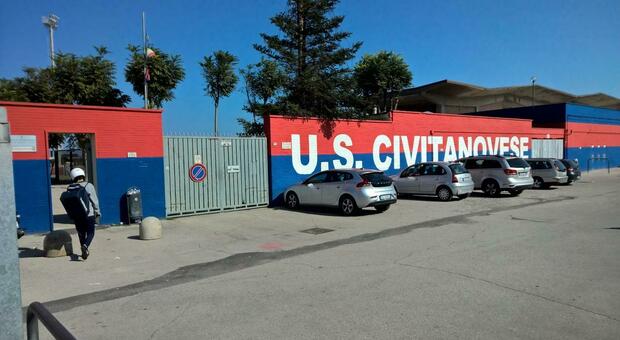 Polisportivo di Civitanova, la tribuna torna agibile: ma ora serve una nuova illuminazione