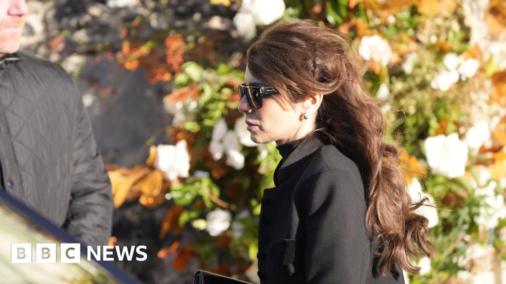 Liam Payne: One Direction stars join family and friends at funeral - BBC.com