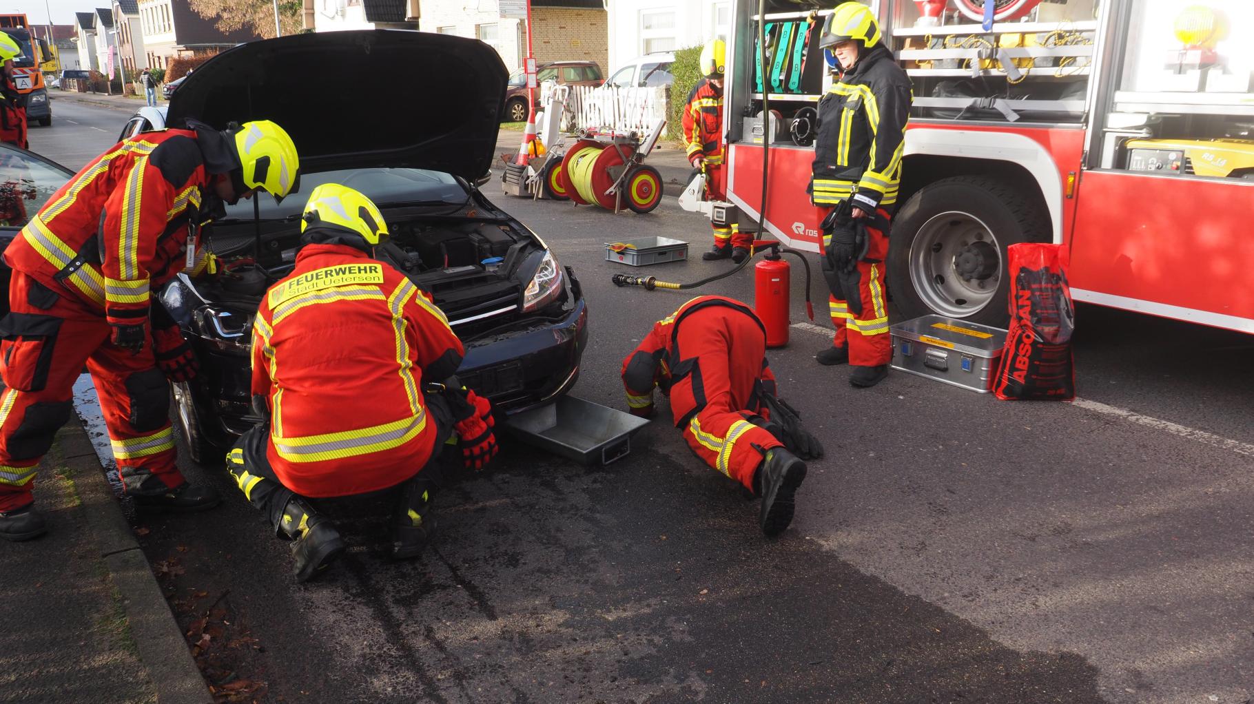 Unfall in Uetersen: Autos stoßen auf dem Tornescher Weg zusammen