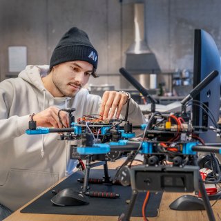 De autonome defensie­drone, ontsproten uit idealisme, gebouwd in een oude scheepswerf in Amsterdam-Noord