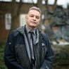 Chris Packham quits as RSPCA president after allegations of animal cruelty at abattoirs