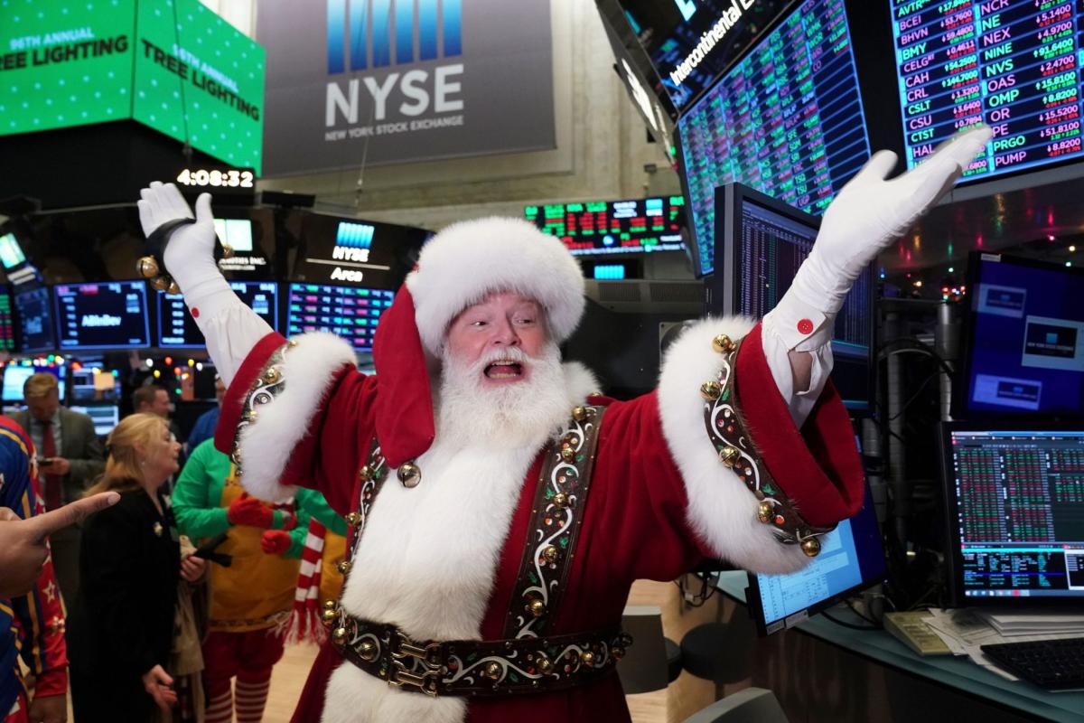 Analysts expect the usual ‘Santa Claus rally’—but watch out if it doesn’t arrive - Yahoo Finance